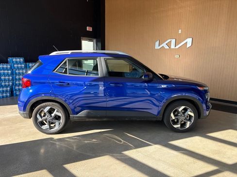 Used 2024 Hyundai Venue SEL FWD image 16