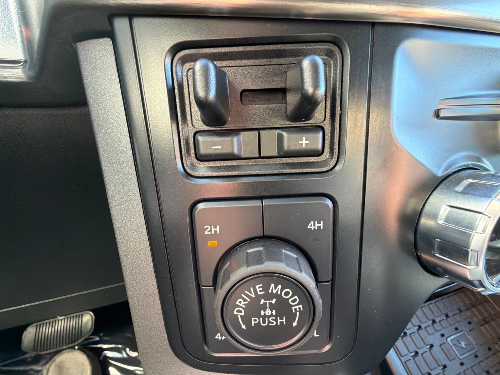Used 2023 Ford F150 Lariat w/ Equipment Group 502A High AWD/4WD image 21