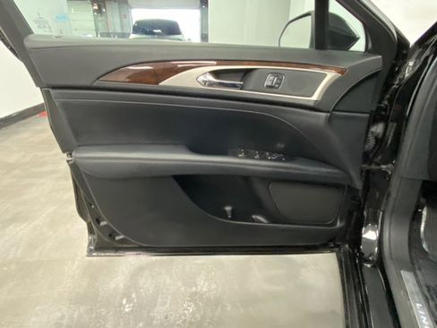 Used 2017 Lincoln MKZ Reserve image 39