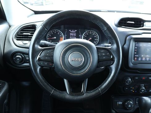 Used 2018 Jeep Renegade Altitude AWD/4WD image 15