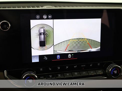 Used 2023 GMC Canyon Denali image 6