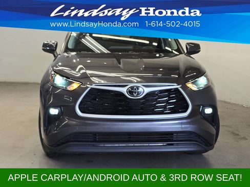 Used 2023 Toyota Highlander LE AWD/4WD image 2