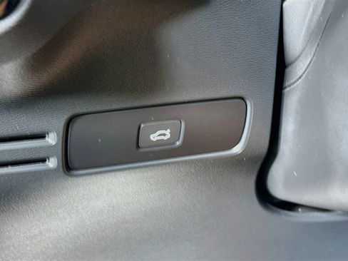 Used 2023 Volvo C40 P8 Recharge Plus AWD/4WD image 17