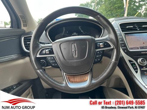 Used 2019 Lincoln Nautilus Select AWD/4WD image 23