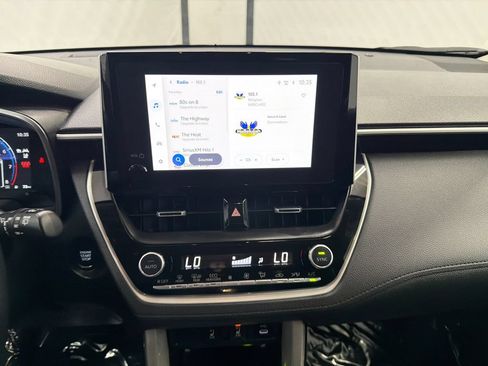 Used 2025 Toyota Corolla Cross XLE FWD image 26