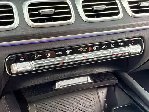 Used 2025 Mercedes-Benz GLE 450 4MATIC w/ Winter Package image 27