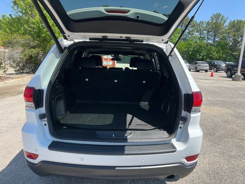 Used 2021 Jeep Grand Cherokee Laredo X image 15