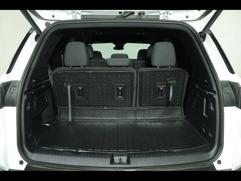 Used 2024 Chevrolet Traverse LS w/ Midnight/Sport Edition FWD image 11