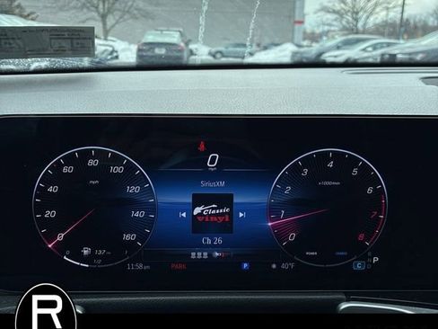 Used 2025 Mercedes-Benz GLB 250 4MATIC image 10