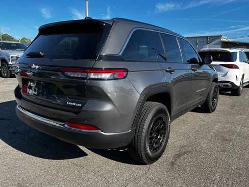 Used 2025 Jeep Grand Cherokee Laredo w/ Luxury Tech Group I image 2