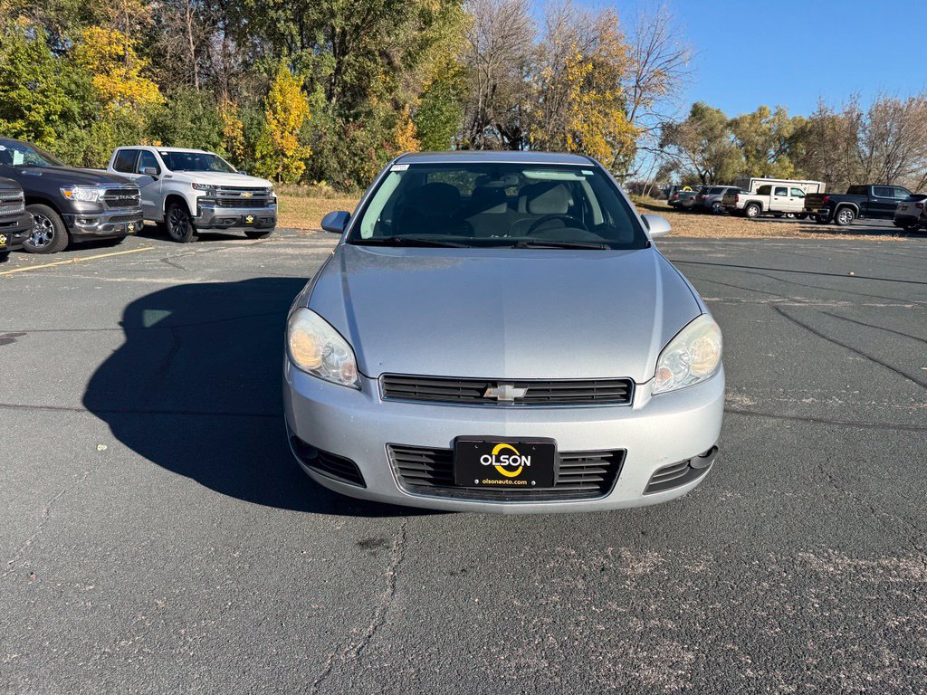 Used 2011 Chevrolet Impala LT FWD image 2