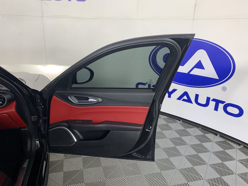 Used 2019 Alfa Romeo Giulia w/ Quick Order Package 22K Sport RWD image 36