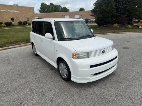 Used 2006 Scion xB FWD image 7