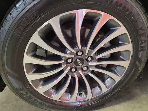 Used 2021 Lincoln Aviator Reserve w/ Equipment Group 201A image 31