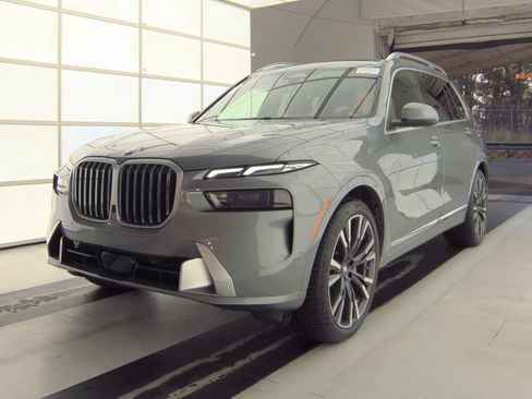 Used 2024 BMW X7 xDrive40i image 1