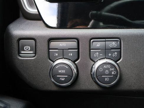 Used 2025 GMC Sierra 1500 SLT image 30