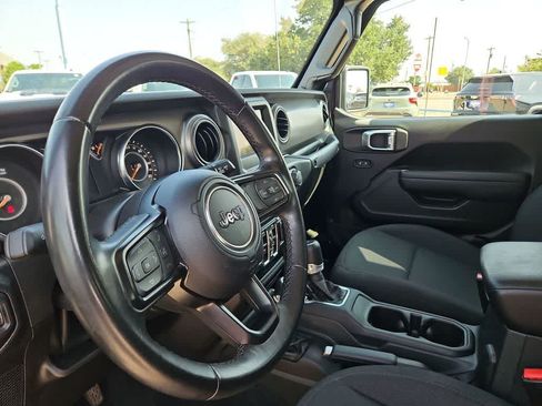 Used 2022 Jeep Gladiator Sport AWD/4WD image 10