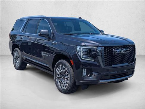 Used 2024 GMC Yukon Denali Ultimate AWD/4WD image 3