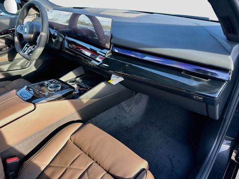 New 2027 BMW 550e xDrive w/ Executive Package AWD/4WD image 22