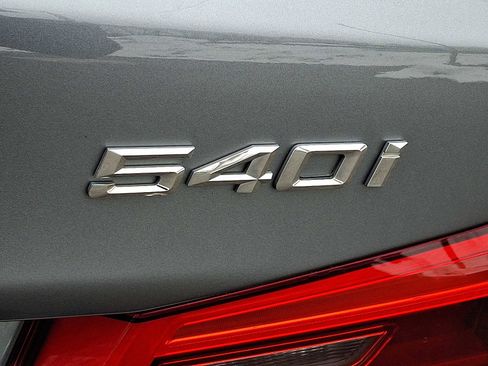Used 2017 BMW 540i xDrive image 30