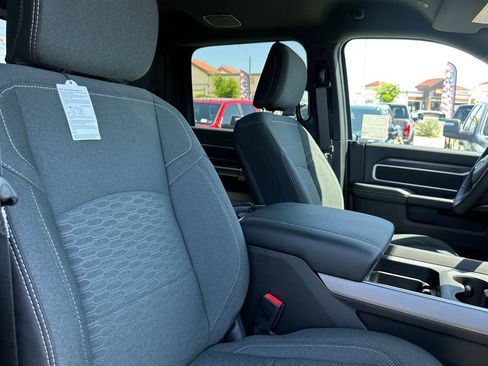 New 2026 RAM 2500 Big Horn AWD/4WD image 13
