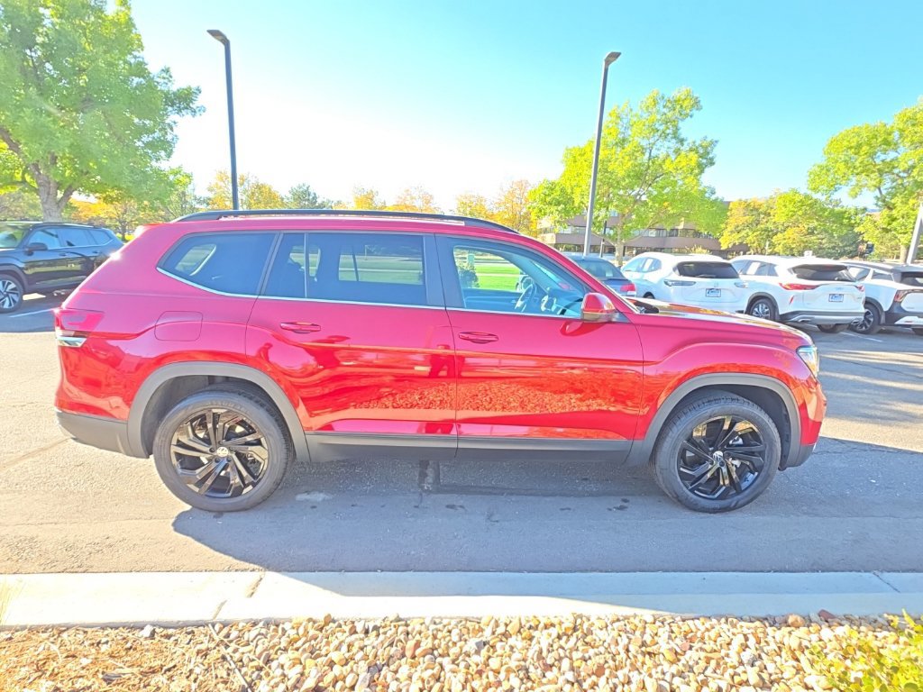 Certified 2023 Volkswagen Atlas SE w/ Black Wheel Package AWD/4WD image 6