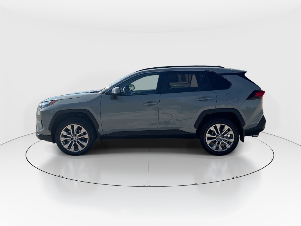 Used 2023 Toyota RAV4 XLE Premium FWD image 5