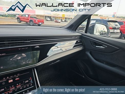 Used 2025 Audi SQ7 Premium Plus AWD/4WD image 12