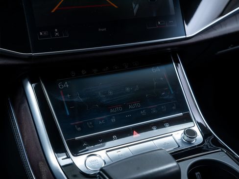 Used 2019 Audi Q8 Prestige AWD/4WD image 15