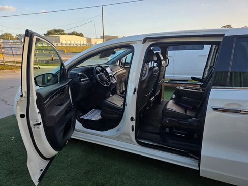 Used 2018 Honda Odyssey Elite image 11