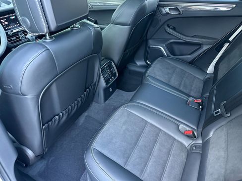 Used 2025 Porsche Macan GTS image 12