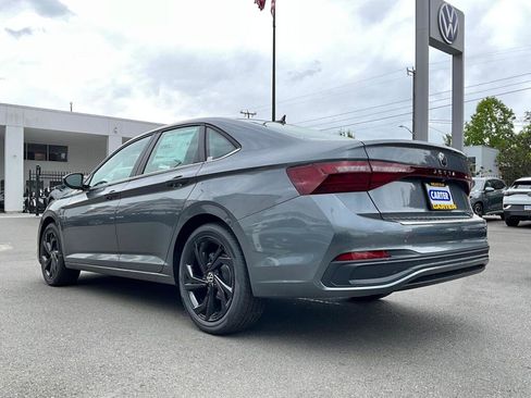 New 2026 Volkswagen Jetta SE FWD image 6