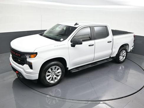 Used 2024 Chevrolet Silverado 1500 Custom RWD image 17