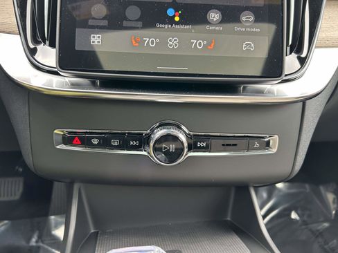 New 2026 Volvo XC90 B6 Plus w/ Protection Package Premier image 26