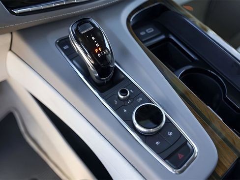 Used 2024 Cadillac Escalade Premium Luxury Platinum w/ Heavy-Duty Trailer Package image 32