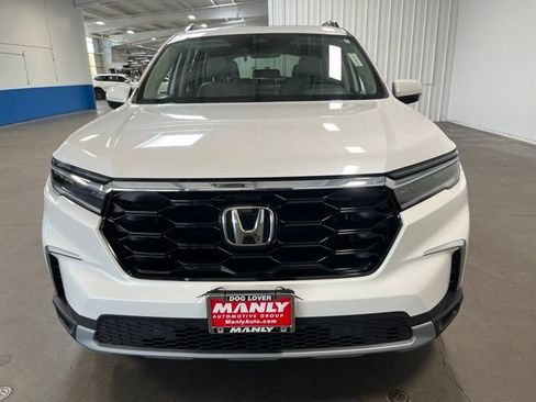 Used 2024 Honda Pilot Touring image 8