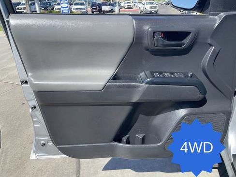 Used 2022 Toyota Tacoma SR AWD/4WD image 19