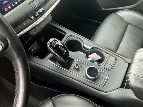 Used 2021 Cadillac XT4 Premium Luxury image 15