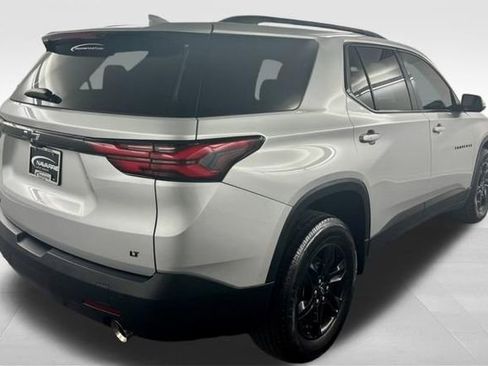 Used 2022 Chevrolet Traverse LT w/ Midnight/Sport Edition FWD image 9