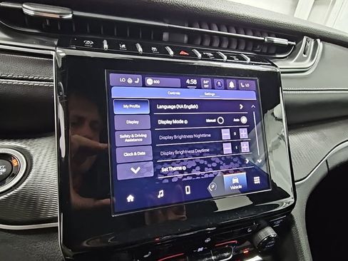 Used 2024 Jeep Grand Cherokee L Laredo image 18