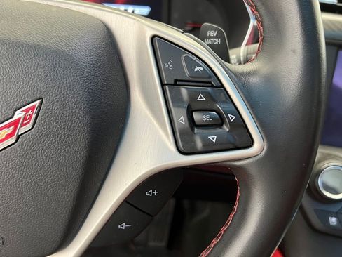 Used 2015 Chevrolet Corvette Z06 w/ 3LZ Preferred Equipment Group RWD image 19