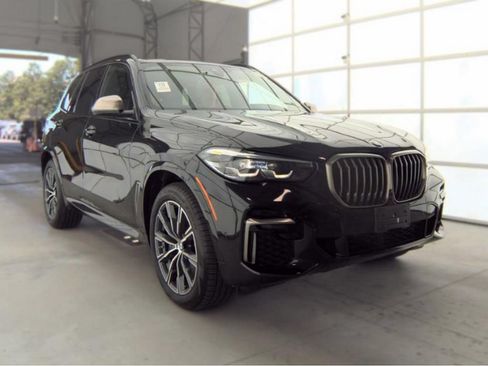 Used 2023 BMW X5 M50i w/ Climate Comfort Package AWD/4WD image 4