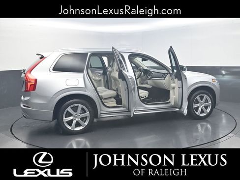 Used 2021 Volvo XC90 T5 Momentum w/ Climate Package image 23
