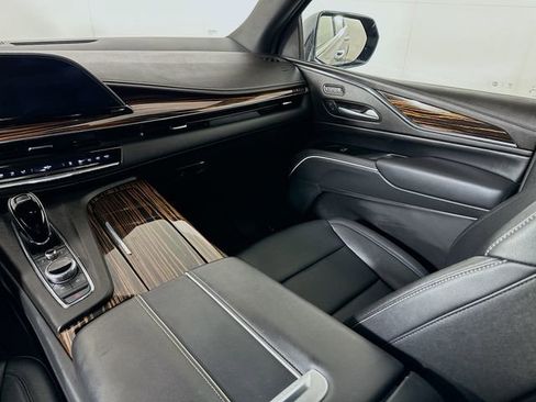 Used 2024 Cadillac Escalade ESV Luxury w/ LPO, Floor Liner Package image 25