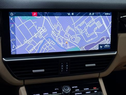 Used 2019 Porsche Cayenne image 16