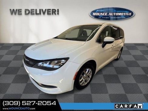 Used 2022 Chrysler Voyager LX FWD image 2
