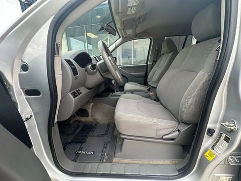 Used 2018 Nissan Frontier SV image 10