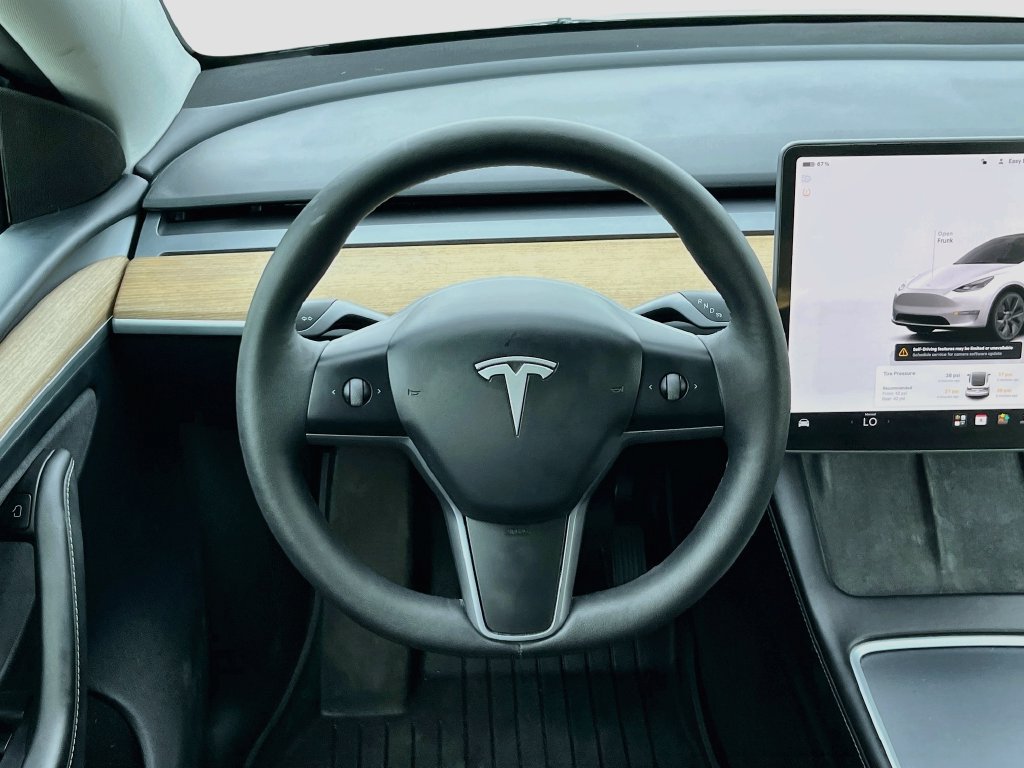 Used 2025 Tesla Model Y Long Range AWD/4WD image 11