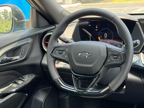 New 2026 Chevrolet Trax RS w/ Sunroof Package FWD image 29