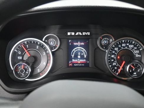 Used 2024 RAM 3500 Tradesman w/ Chrome Appearance Group AWD/4WD image 11